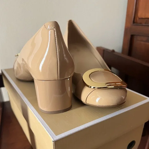 Michael Kors Pauline Flex Mid Pump Patent Leather - Nude, Size US 8.5M - Picture 3 of 4